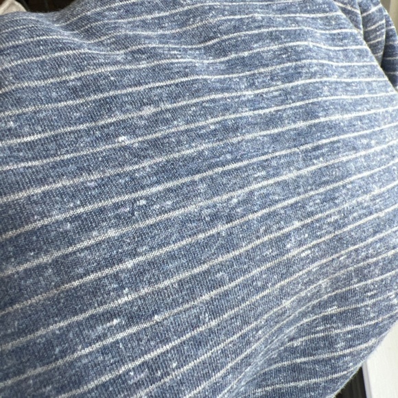 Johnnie O Large 1/4 Zip Like New Blue and Grey Stripe - Picture 3 of 3